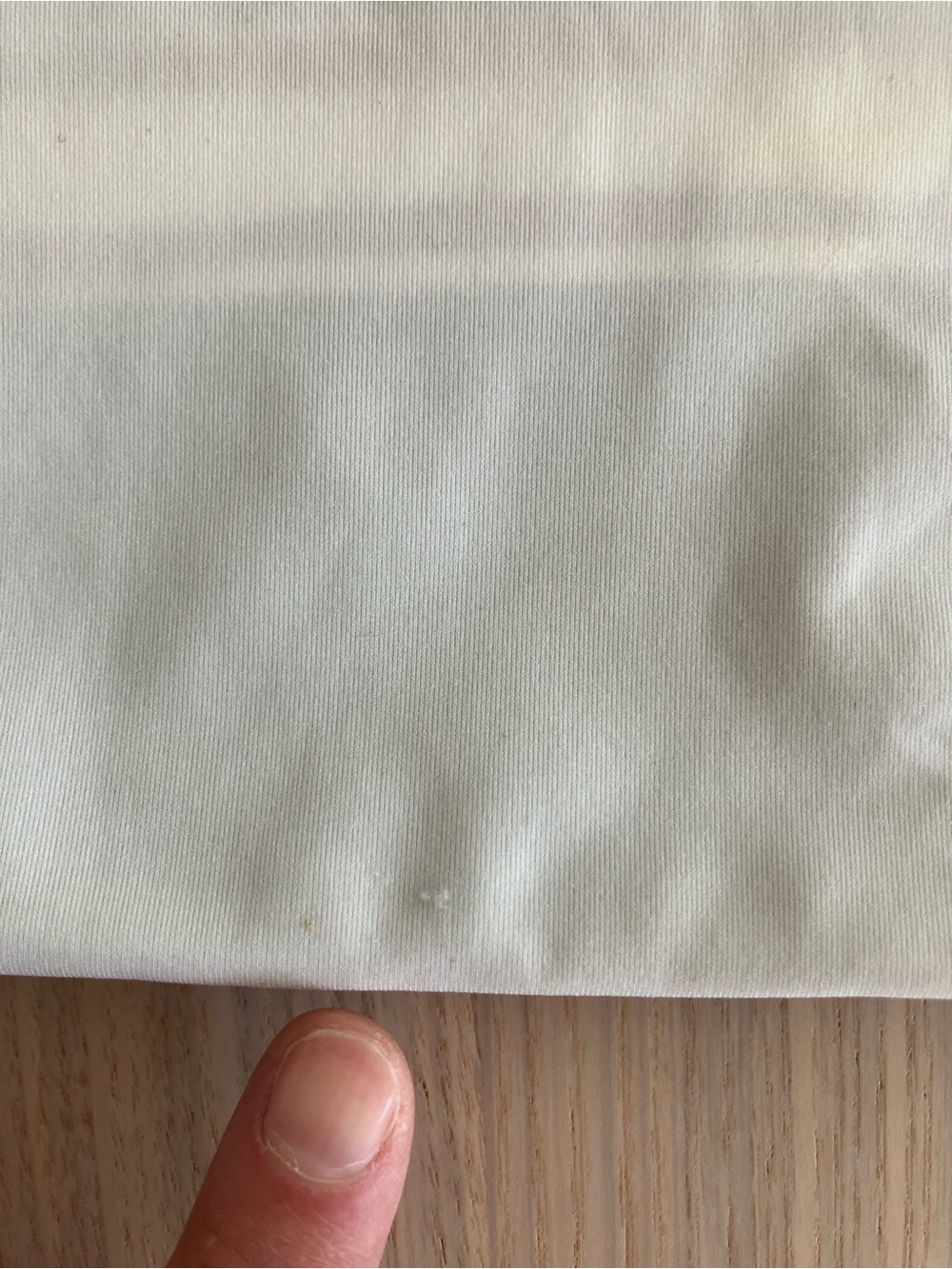 Tracksmith White and Burgundy Bell Lap Top - Picture 4 of 7